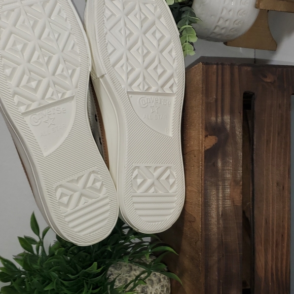 Converse CTAS LIFT HI PLATFORM WOMEN SZ 10 / 573192C - Picture 6 of 8